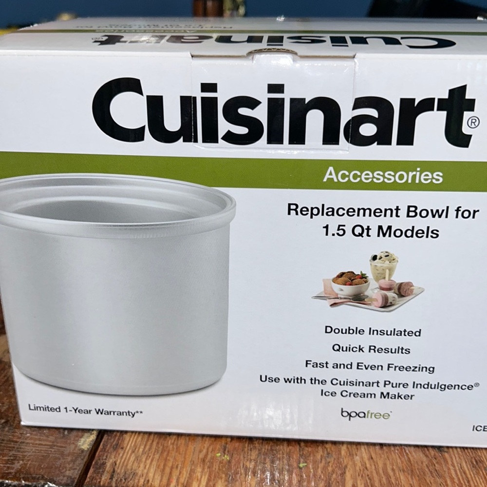 Cuisinart new in box never opened. Replacement bowl for 1.5 quart models